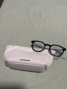 Blue Elephant Tena 47 Clear Lens Non-Prescription Glasses